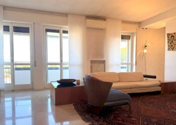 Salone - Appartamento via San Adeodato, Cantù - foto 1