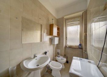 dsc03621_2_3_4_5 - Bilocale via Pagliani, 23, Torino (zona Nizza Millefonti) - foto 16