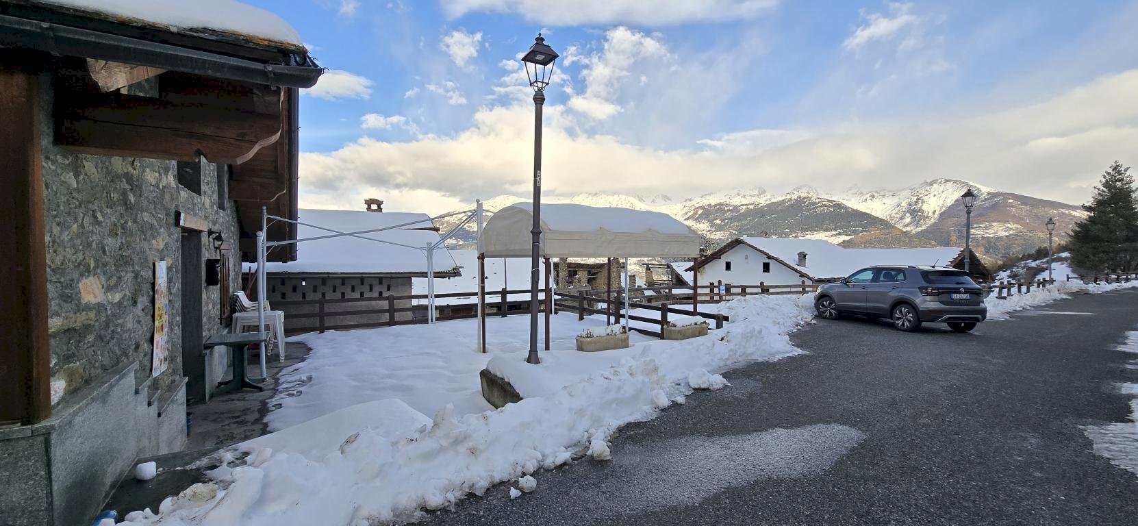 Casa indipendente Frazione Ozein Ville, 57, Aymavilles - foto 2