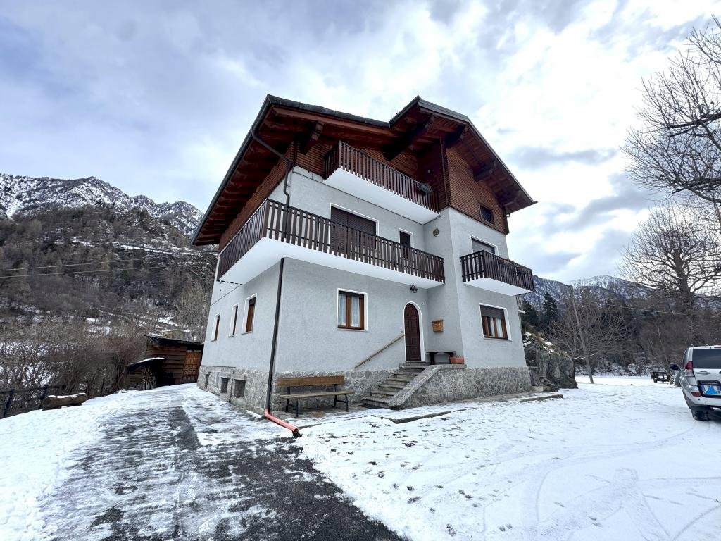 Apartment in Villa Via Arcesaz, 18, Brusson - photo 1