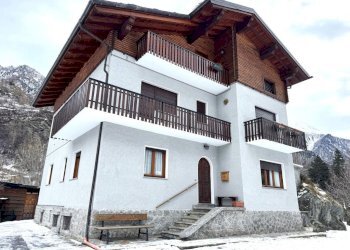 Appartamento in Villa Via Arcesaz, 18, Brusson - foto 2