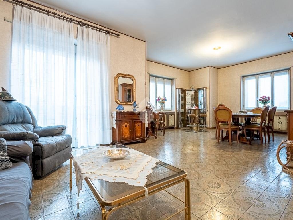 Four-room apartment Via Bardonecchia, Collegno - photo 1