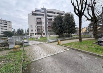 Box Via Massimo D'Azeglio, Rozzano - foto 1