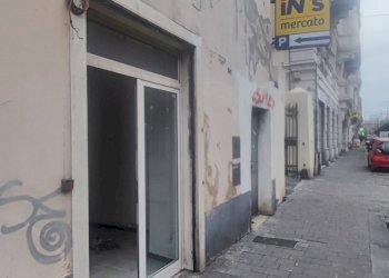 Locale Commerciale via Buranello, Genova (zona Sampierdarena) - foto 1