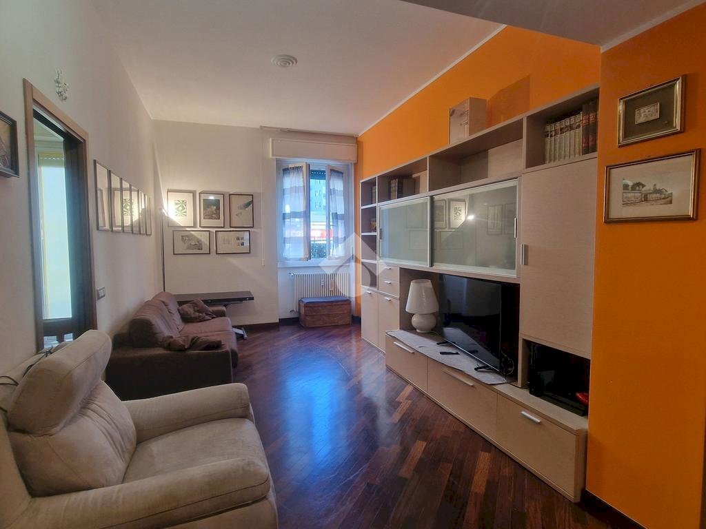 Three-room apartment Via Vincenzo Giordano Orsini, Milano (neighborhood Bande Nere) - photo 2
