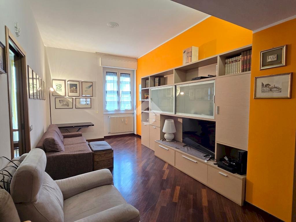 Three-room apartment Via Vincenzo Giordano Orsini, Milano (neighborhood Bande Nere) - photo 2