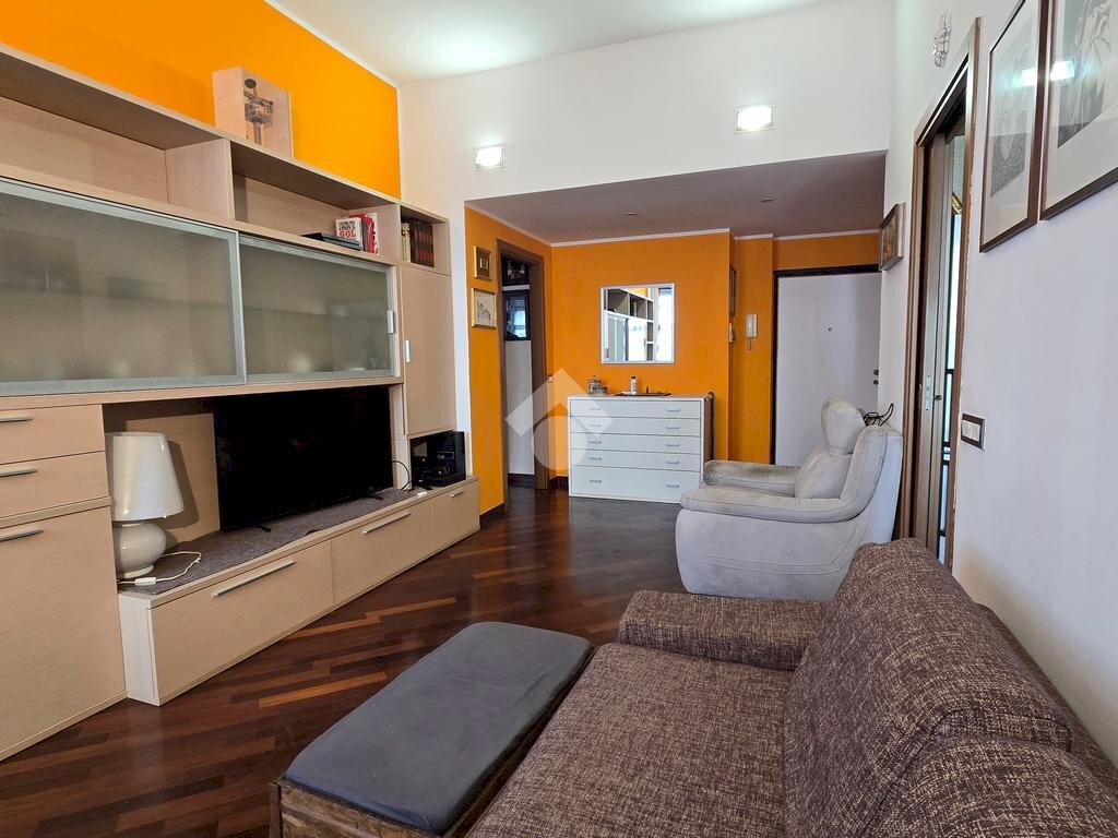 Three-room apartment Via Vincenzo Giordano Orsini, Milano (neighborhood Bande Nere) - photo 3