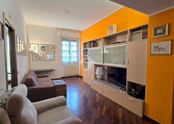 Three-room apartment Via Vincenzo Giordano Orsini, Milano (neighborhood Bande Nere) - photo 2