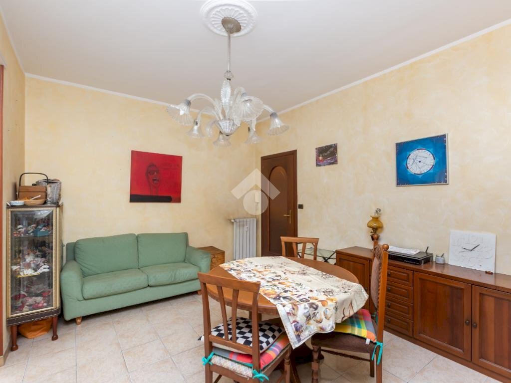 Three-room apartment Via Gottardo, Torino (neighborhood Rebaudengo) - photo 3