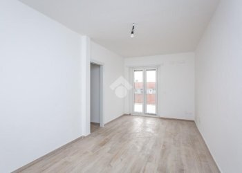 Attic Via Viverone, Torino (neighborhood Parella) - photo 8