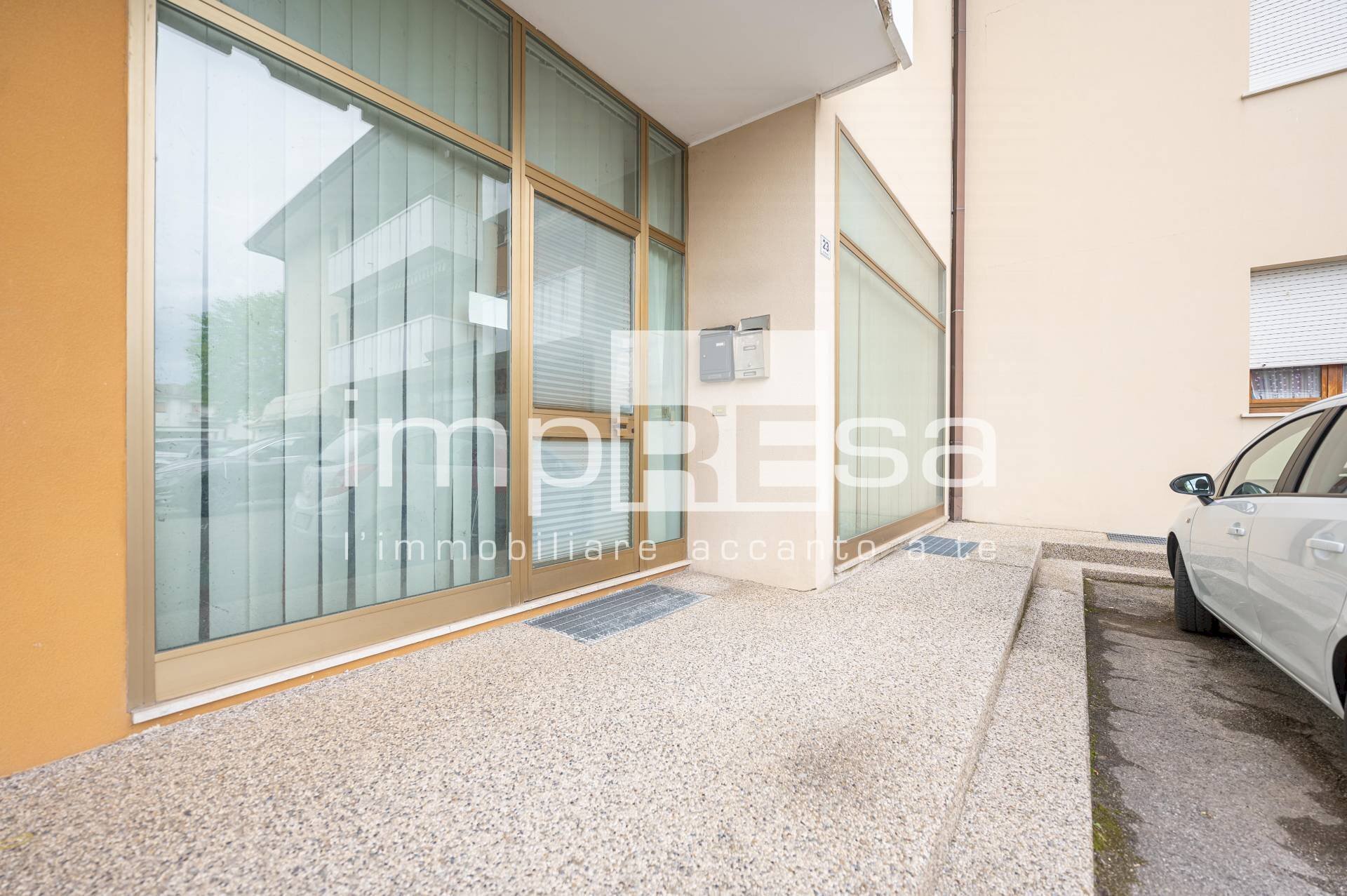 Foto 3 - Locale Commerciale Via Brusche
 
23, Godega di Sant'Urbano - foto 3