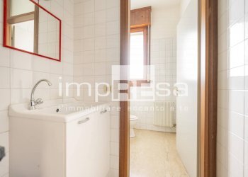 Foto 5 - Locale Commerciale Via Brusche
 
23, Godega di Sant'Urbano - foto 5