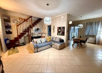 Foto 1 - Villa a Schiera Casal Cermelli - foto 1