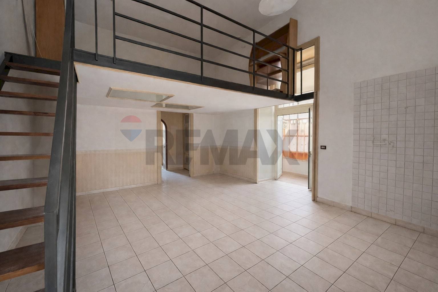 Scale - Casa semi indipendente via Cesare Battisti
10, Casoria - foto 3