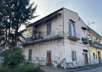 Casa all\'aperto - Casa semi indipendente via Cesare Battisti
 
10, Casoria - foto 1