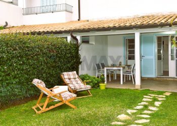 Giardino - Bilocale litoranea
 
snc, Montalto di Castro - foto 1