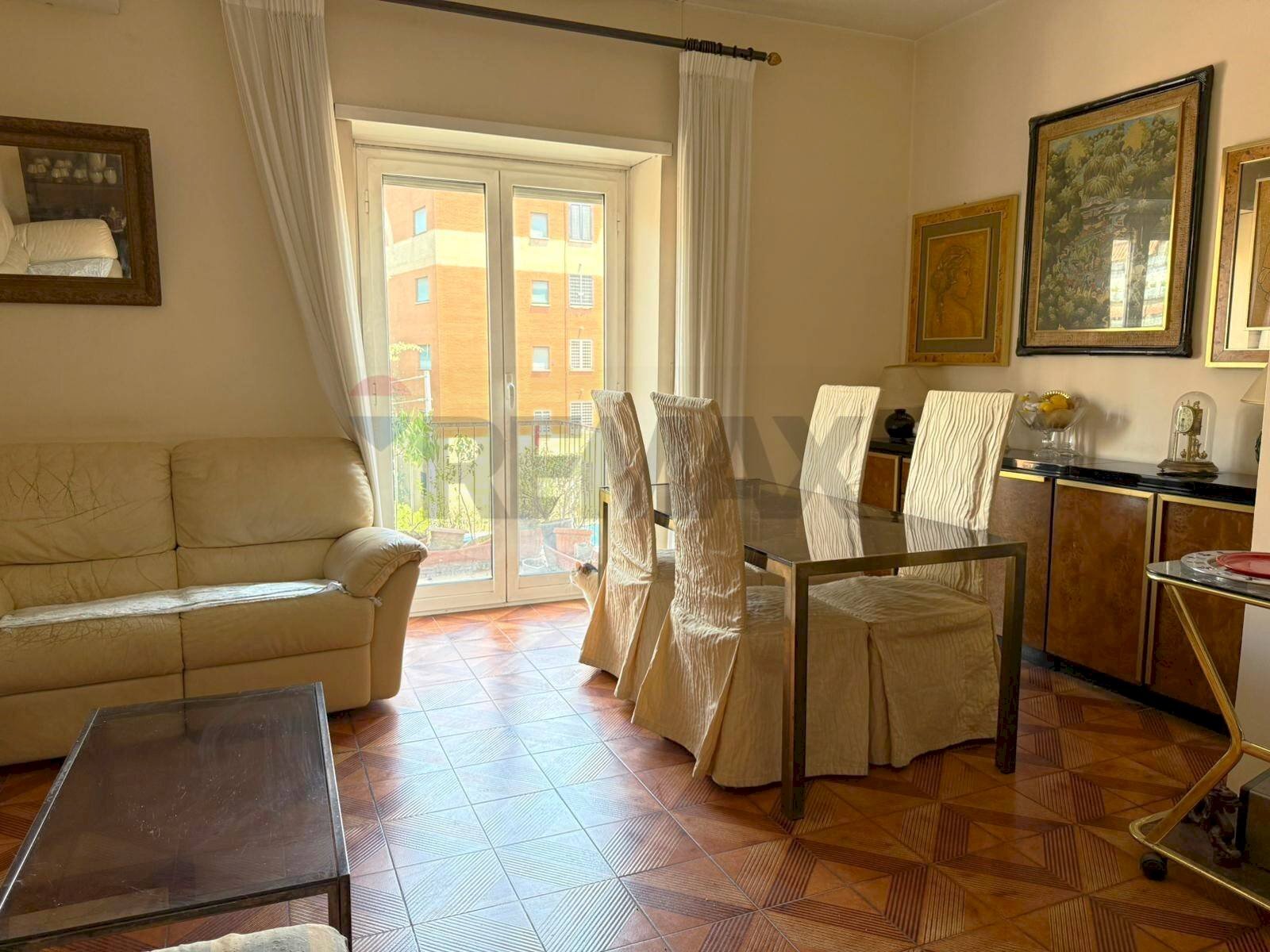 Sala da pranzo - Quadrilocale Via di Valle Melaina
 
157, Roma - foto 3