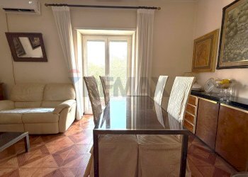 Sala da pranzo - Quadrilocale Via di Valle Melaina
 
157, Roma - foto 9