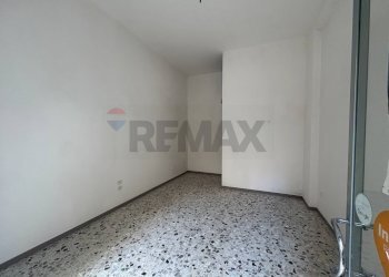 Stanza vuota - Locale Commerciale via Publio Sizio, Nocera Inferiore - foto 5