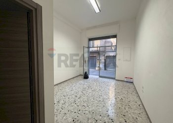 Stanza vuota - Locale Commerciale via Publio Sizio, Nocera Inferiore - foto 7