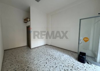 Stanza vuota - Locale Commerciale via Publio Sizio, Nocera Inferiore - foto 11