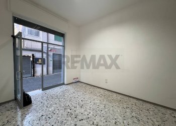 Stanza vuota - Locale Commerciale via Publio Sizio, Nocera Inferiore - foto 8