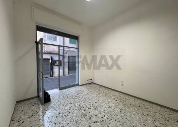 Stanza vuota - Locale Commerciale via Publio Sizio, Nocera Inferiore - foto 24