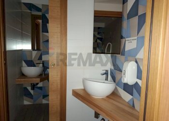 Bagno - Locale Commerciale VIA LARGO SANT'ANTONIO
 
8, Nocera Inferiore - foto 9