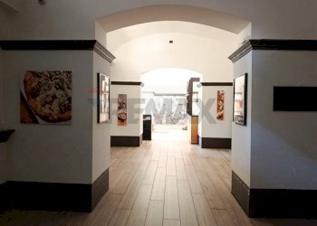 Hall / corridoio - Locale Commerciale VIA LARGO SANT'ANTONIO
 
8, Nocera Inferiore - foto 17