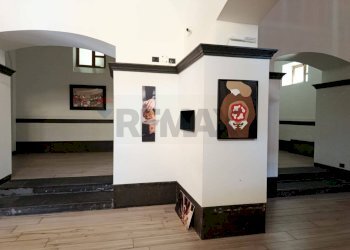 Ricezione / Lobby - Locale Commerciale VIA LARGO SANT'ANTONIO
 
8, Nocera Inferiore - foto 18