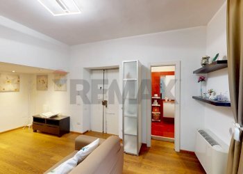 Soggiorno - Four-room apartment Vicolo Giudaica, Salerno - photo 4
