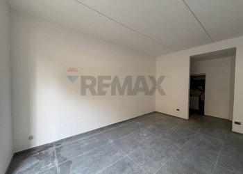 Stanza vuota - Locale Commerciale via Eugenio Siciliano
 
8, Nocera Inferiore - foto 2