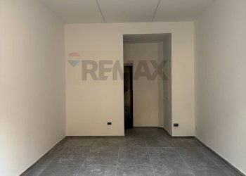 Stanza vuota - Locale Commerciale via Eugenio Siciliano
 
8, Nocera Inferiore - foto 11