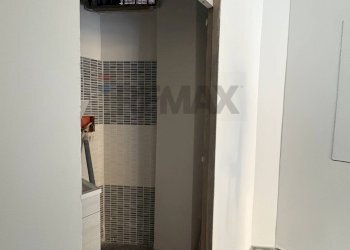 Hall / corridoio - Locale Commerciale via Eugenio Siciliano
 
8, Nocera Inferiore - foto 17