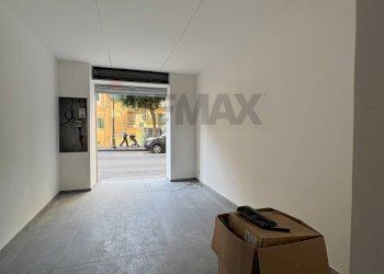 Stanza vuota - Locale Commerciale via Eugenio Siciliano
 
8, Nocera Inferiore - foto 18