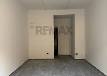 Stanza vuota - Locale Commerciale via Eugenio Siciliano
 
8, Nocera Inferiore - foto 21