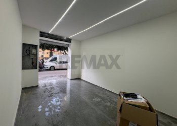 Stanza vuota - Locale Commerciale via Eugenio Siciliano
 
8, Nocera Inferiore - foto 29