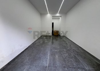 Stanza vuota - Locale Commerciale via Eugenio Siciliano
 
8, Nocera Inferiore - foto 31