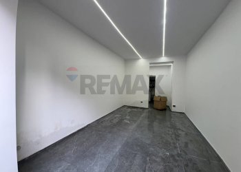 Stanza vuota - Locale Commerciale via Eugenio Siciliano
 
8, Nocera Inferiore - foto 33