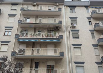Edificio all\'aperto - Three-room apartment Via Claudio Guerdile, Salerno - photo 6