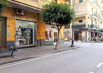 Edificio all\'aperto - Locale Commerciale VIA FUCILARI
 
58, Nocera Inferiore - foto 1