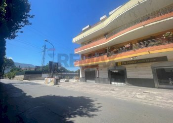 Edificio all\'aperto - Appartamento Via Iroma, Nocera Superiore - foto 2