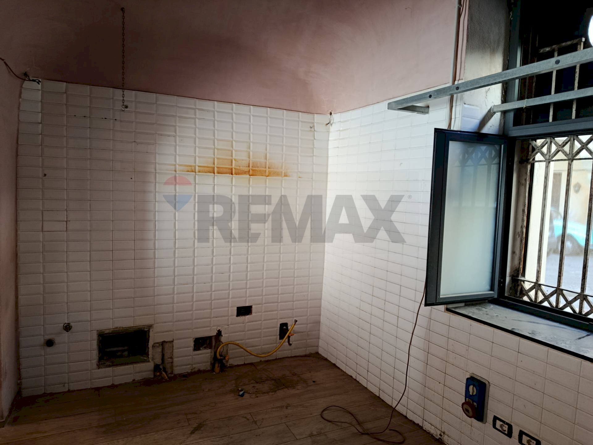 Stanza vuota - Commercial Premises VIA PAPA GIOVANNI XXIII, Nocera Inferiore - photo 3