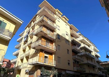 Edificio all\'aperto - Apartment Via Dante, Pontecagnano Faiano - photo 1