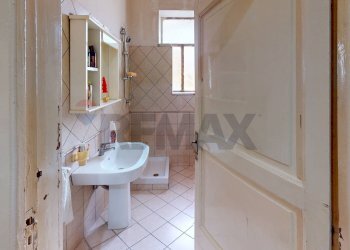 Bagno - Apartment Via Gian Battista Castaldo, Nocera Inferiore - photo 15