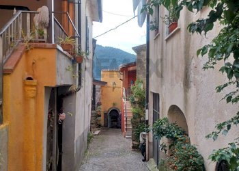 Edificio all\'aperto - Casa semi indipendente via Vicinato Fontanavecchia
 
11, Faicchio - foto 27