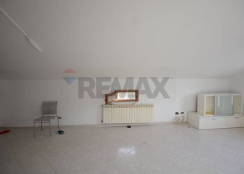 Stanza vuota - Attic Varazze - photo 8