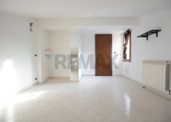 Stanza vuota - Attic Varazze - photo 16