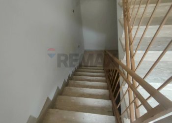 Scale - Casa indipendente via roma, San Pio delle Camere - foto 3