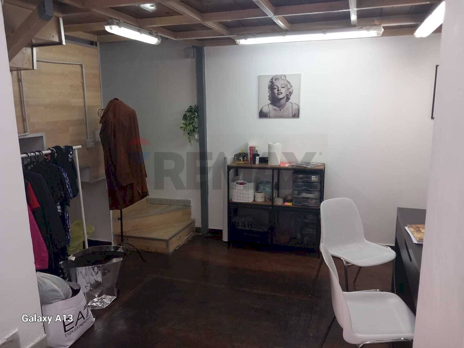 Dispensa di stoccaggio - Locale Commerciale Via Vittorio Emanuele III
3, Casalnuovo di Napoli - foto 3